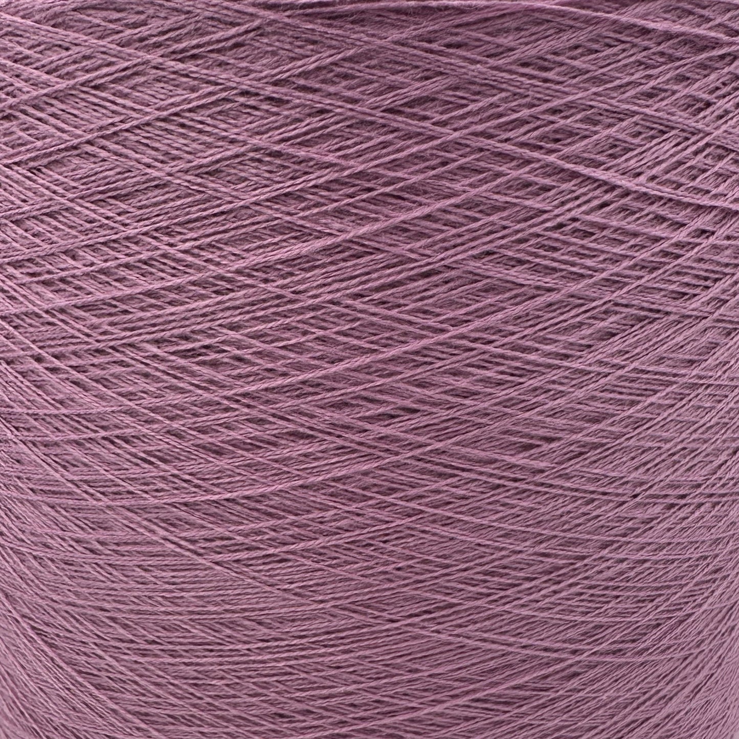 Garnkone mit der Farbe Amethyst, Bobbel Kone, Uni Farbe