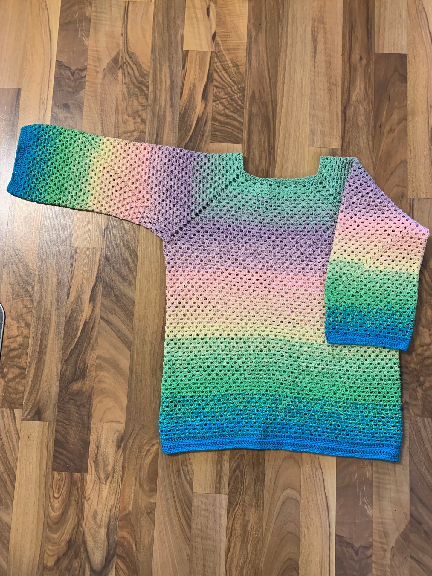 Ein Pullovers aus dem Farbverlauf F150