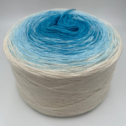 Farbverlauf Bobbel von innen nach aussen in heller werdenden Blautönen und Weis