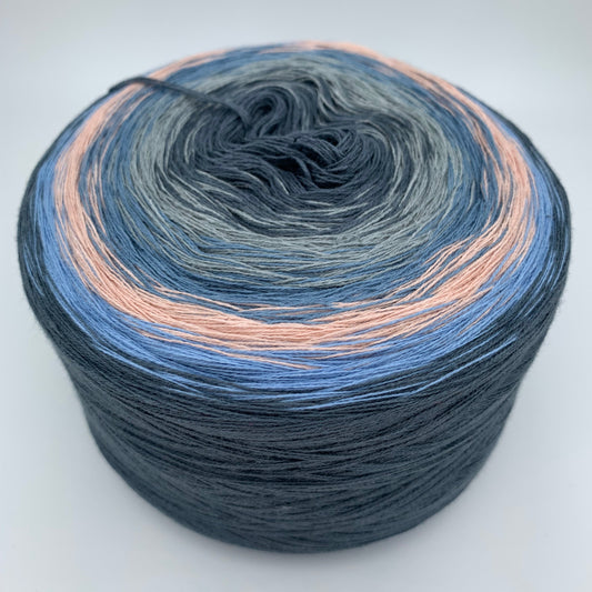 Farbverlauf Bobbel von innen nach aussen in verschiedenen Blau und Grautönen hin zu Pfirsich und wieder Blau