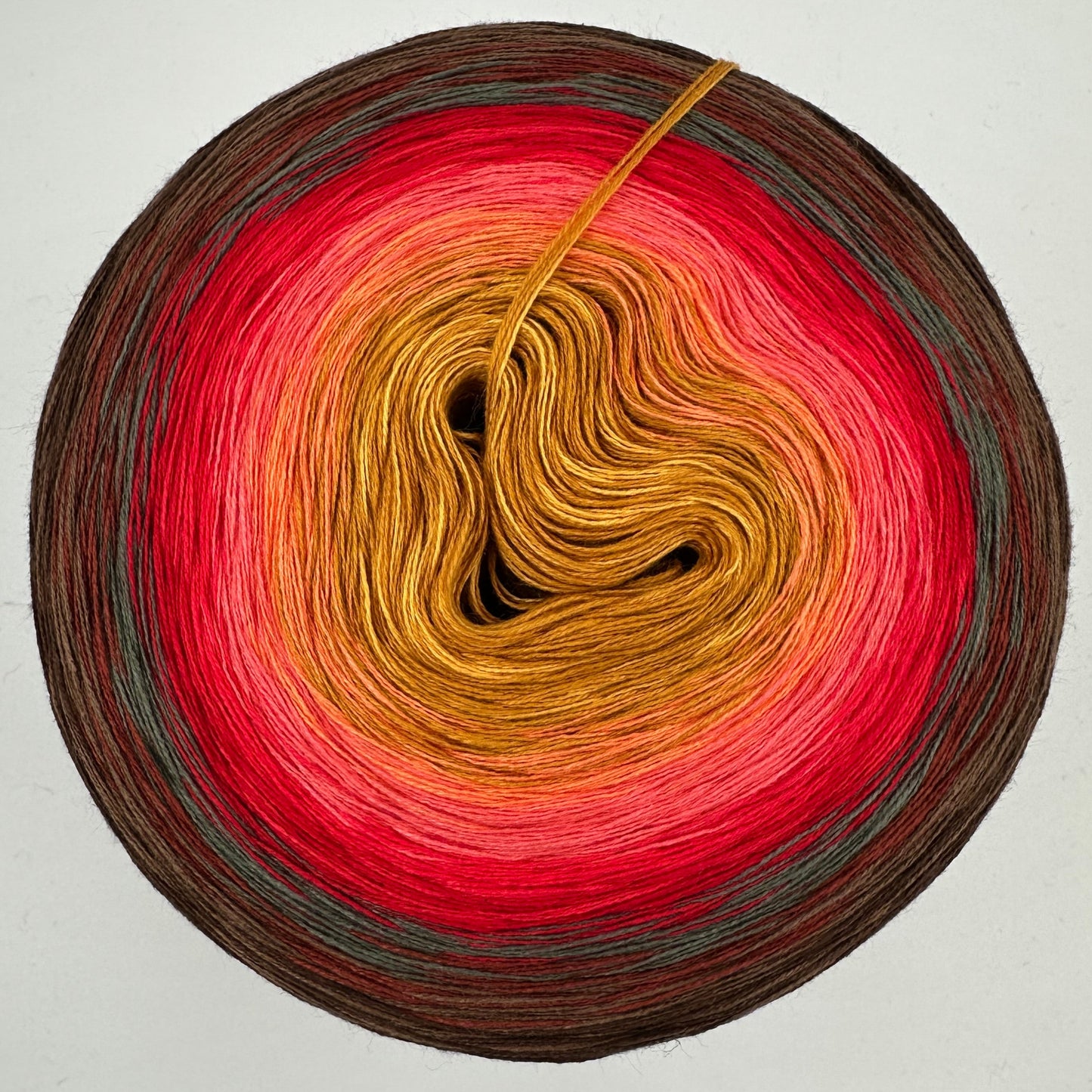 Farbverlauf Bobbel von innen nach aussen Ocker Orange, Rosa, Rot, Grau und Brauntöne