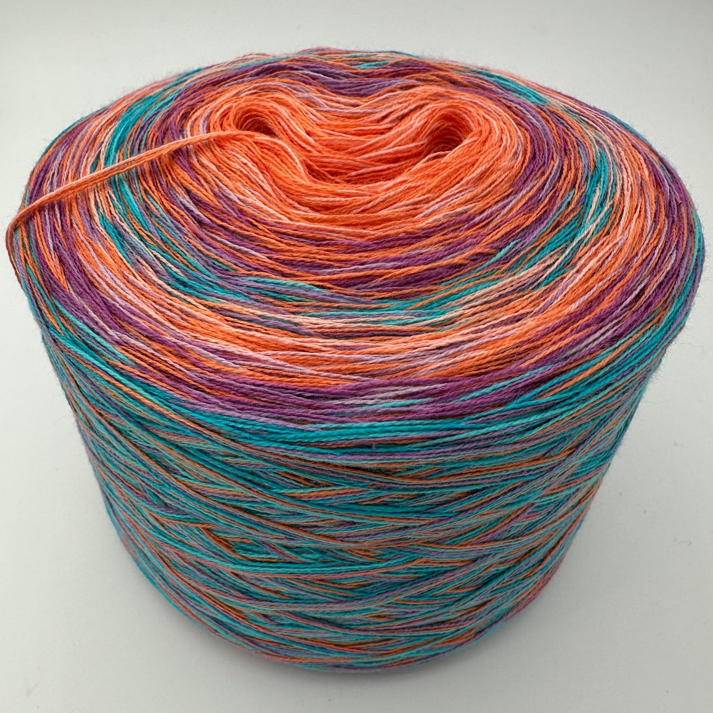Farbverlauf Bobbel von innen nach aussen je vorrangig Orange, Lila, Türkis und nochmal von vorn
