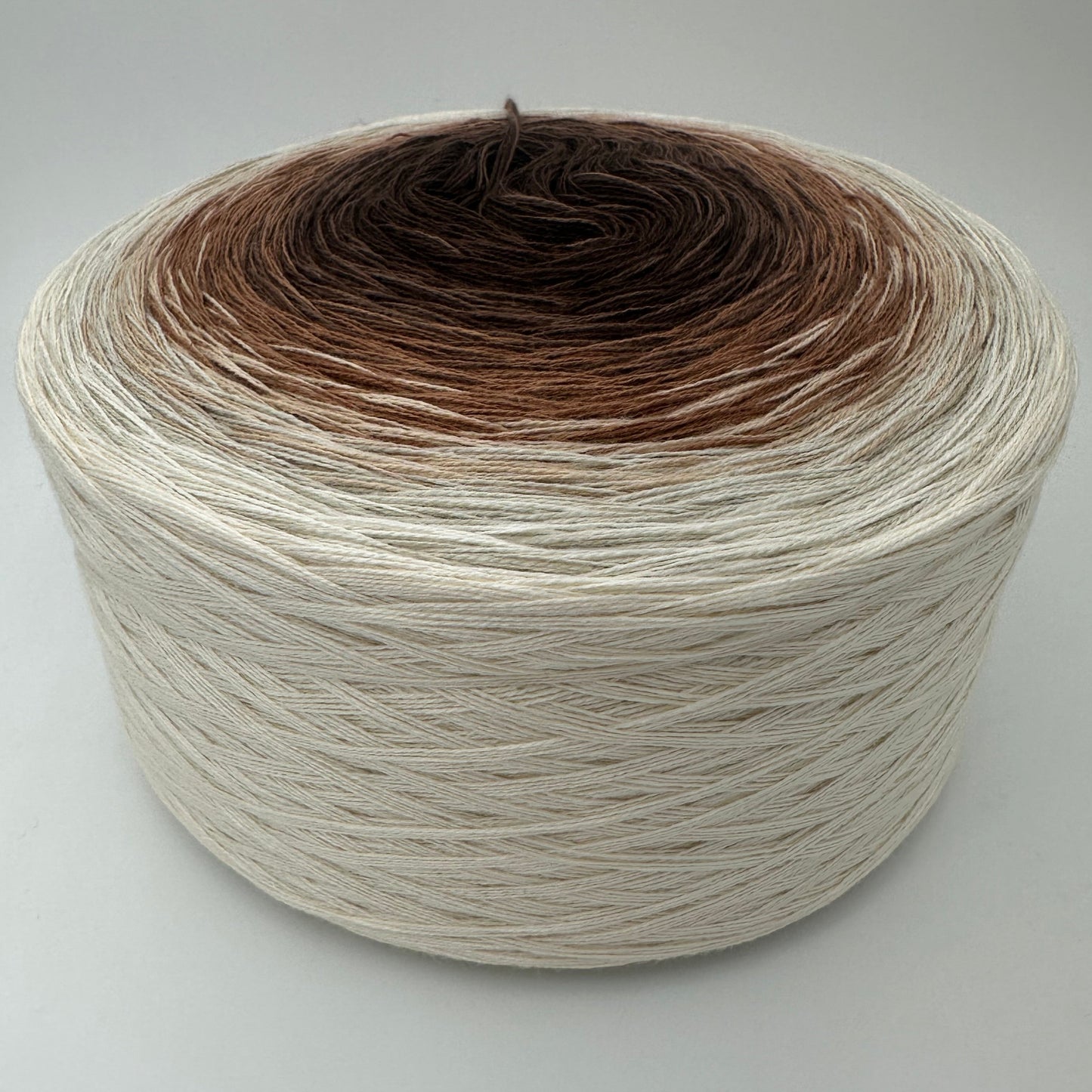 Farbverlauf Bobbel von innen nach aussen in heller werdenden Braun- und Cremetönen