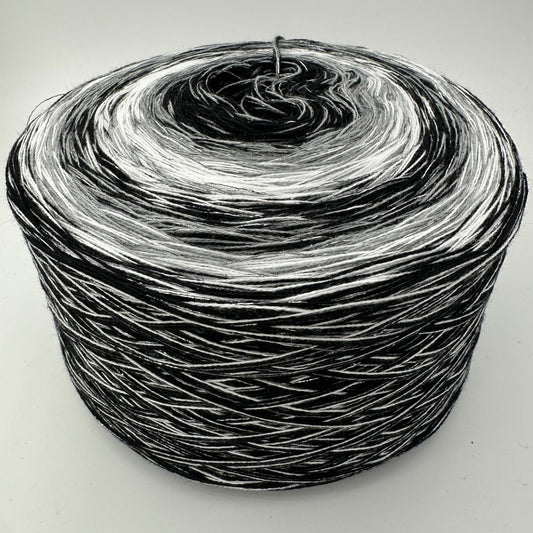 Farbverlauf Bobbel von innen nach aussen Schwarz, Grau, Weiß, Schwarz, Grau, Weiß und Schwarz