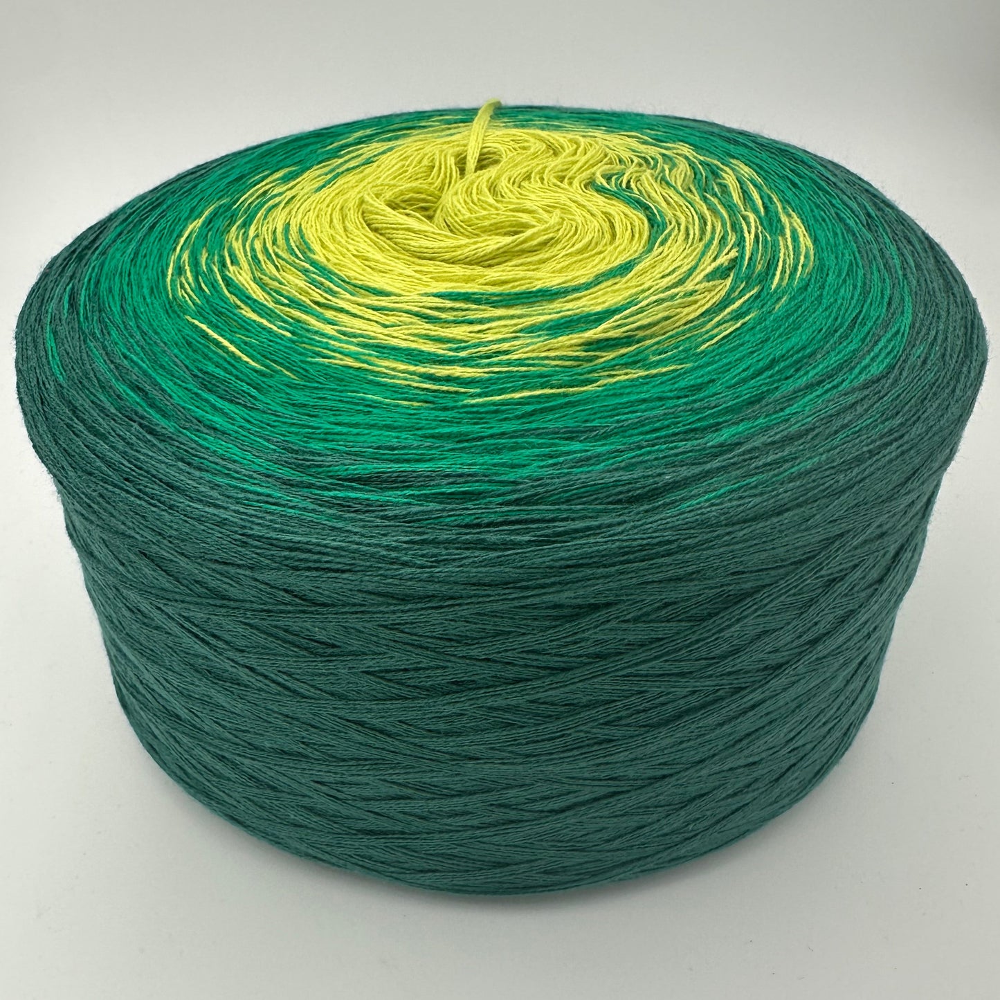 Farbverlaub Bobbel von innen nach aussen Gelb, Grün und Dunkelgrün