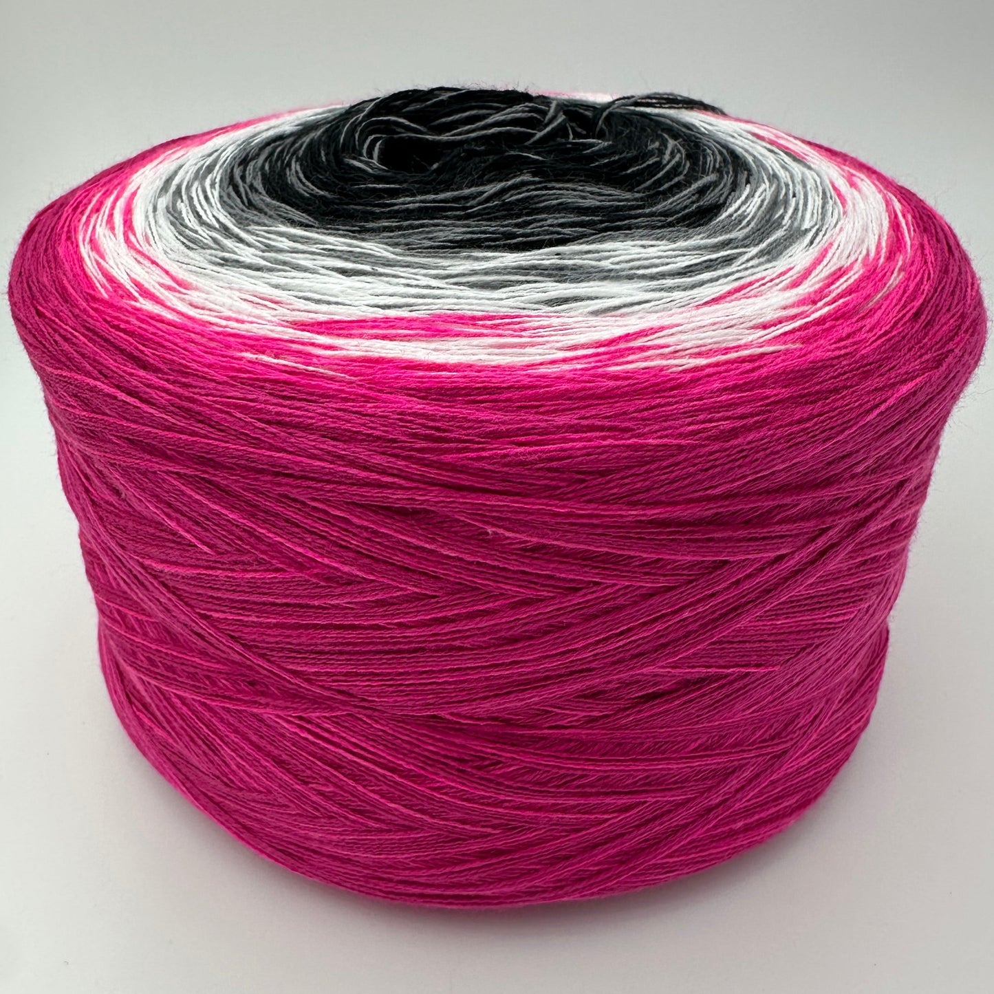 Farbverlauf Bobbel von innen nach aussen Schwarz, Weiß, Pink und dunkles Pink