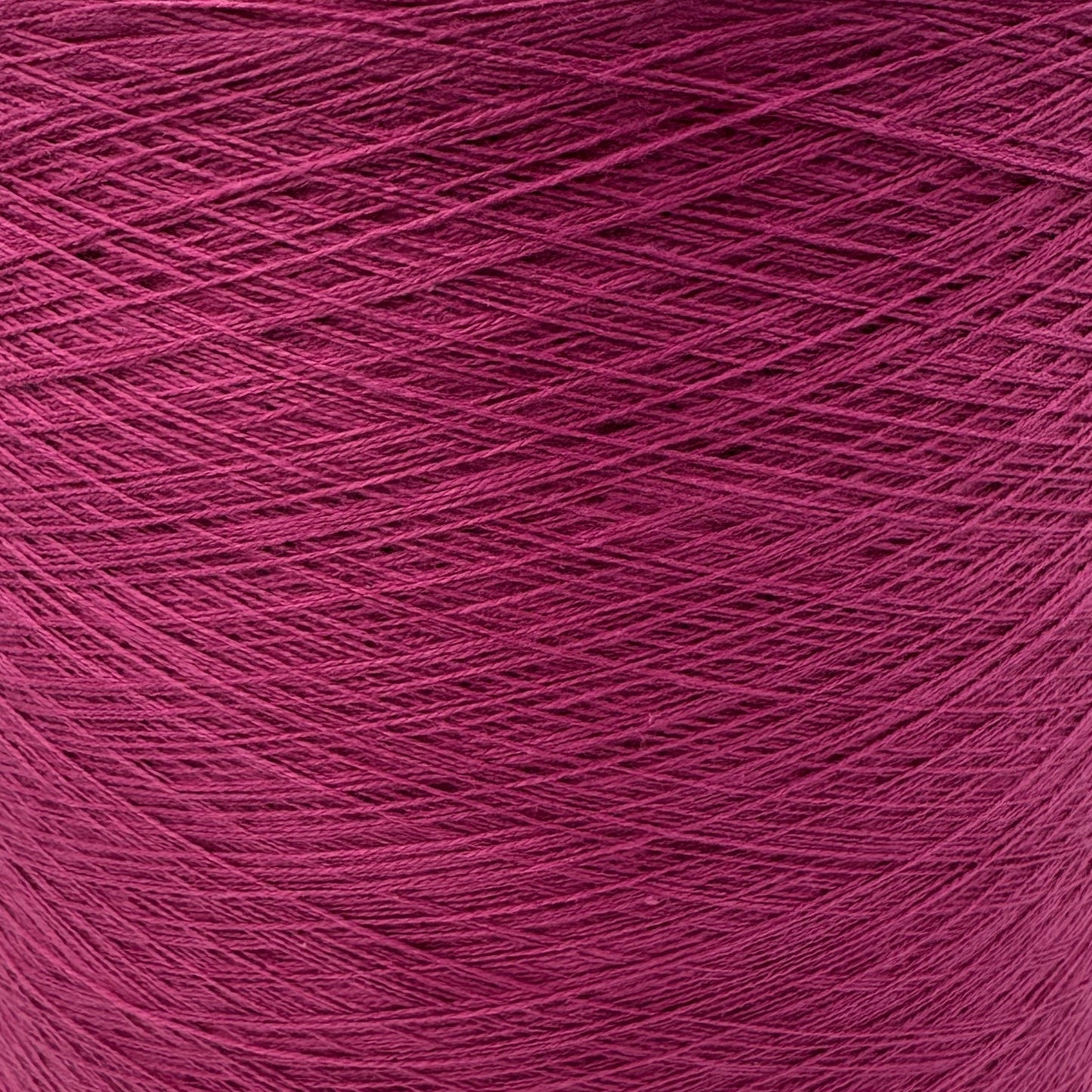 Garnkone mit der Farbe Himbeere, Bobbel Kone, Uni Farbe