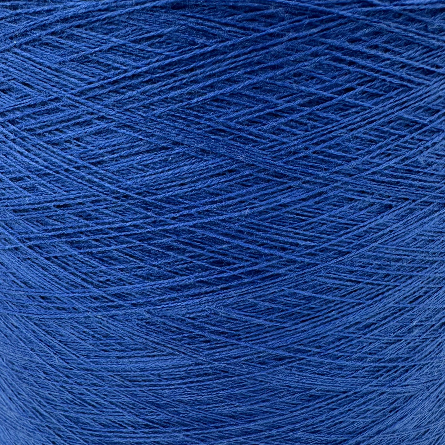 Garnkone mit der Farbe Lapis, Bobbel Kone, Uni Farbe
