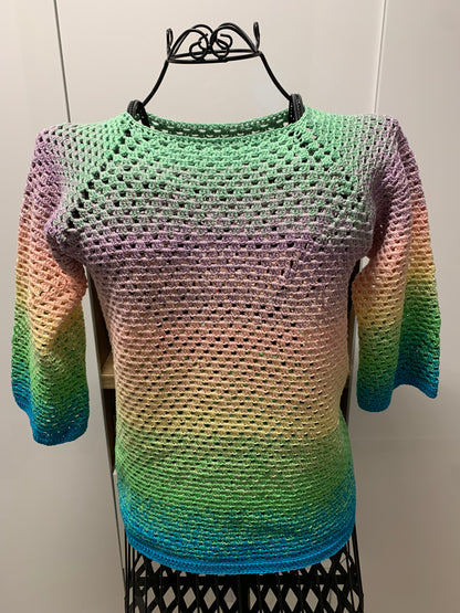 Ein Pullovers aus dem Farbverlauf F150