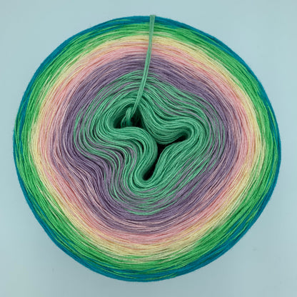 Farbverlauf Bobbel von innen nach aussen in Grün, Lila, Peach, Gelb Grün und Blau