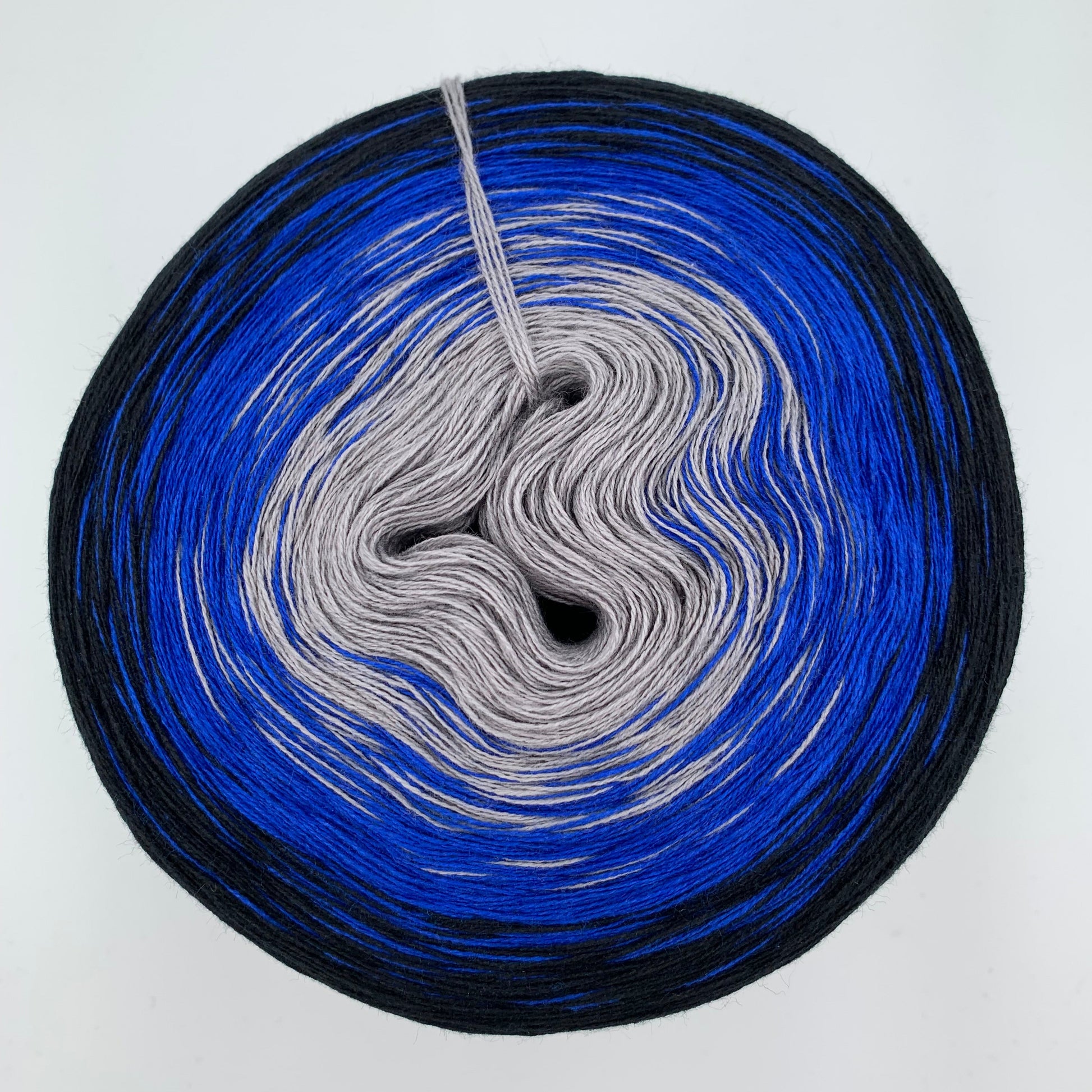 Farbverlauf Bobbel von innen nach aussen Grau, Blau und Dunkelblau