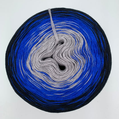 Farbverlauf Bobbel von innen nach aussen Grau, Blau und Dunkelblau