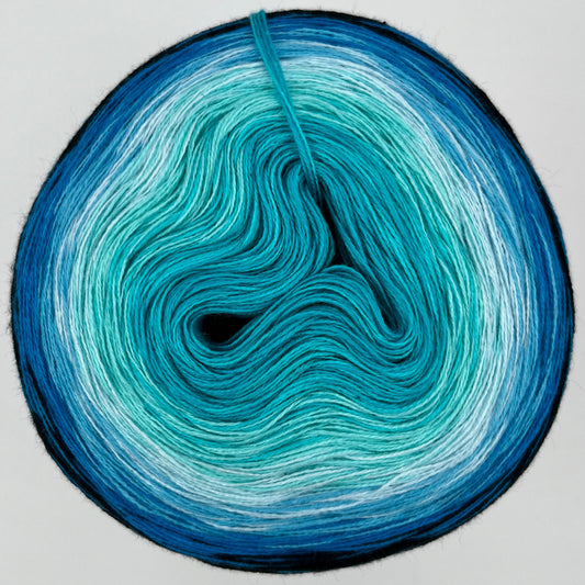 Farbverlauf Bobbel in verschiedenen Blauitönen und aussen Schwarz