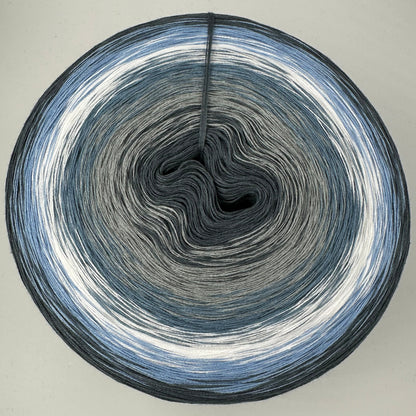 Farbverlauf Bobbel von innen nach aussen Grautöne, Blau, Weis, Blau und Grau