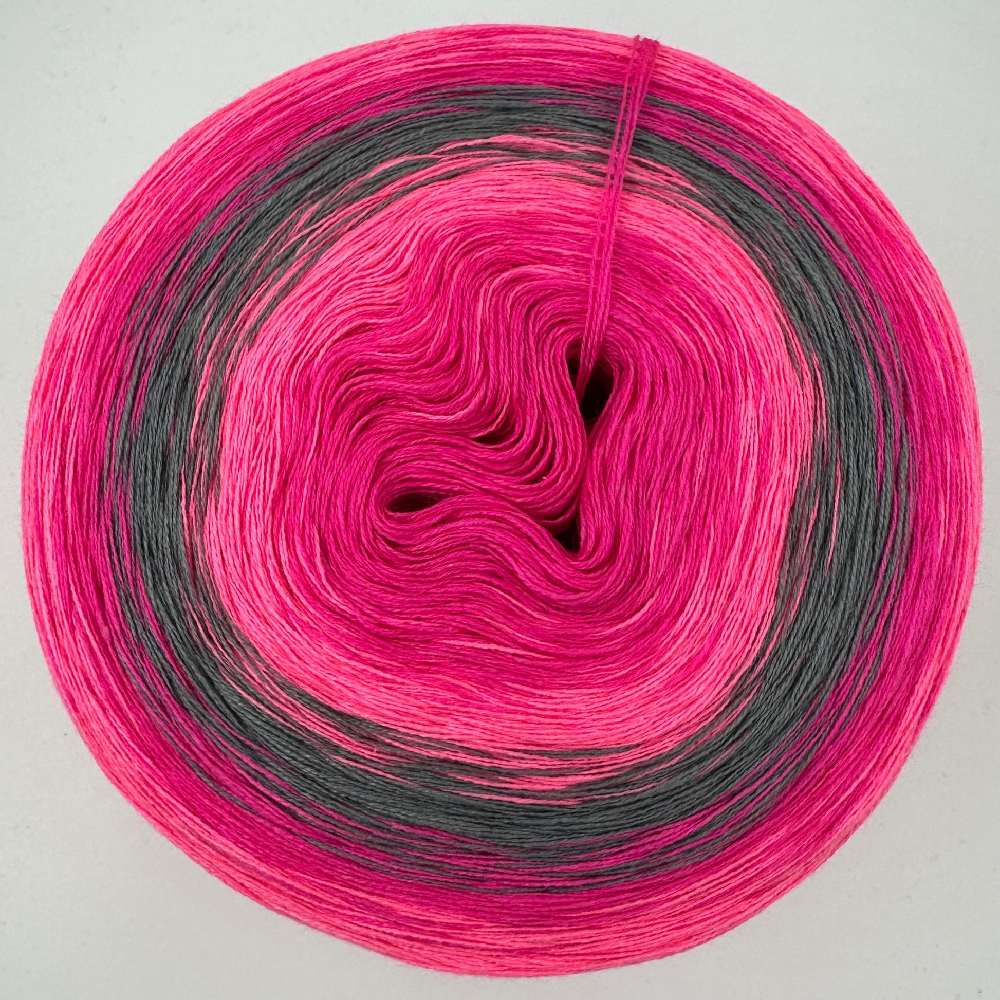 Farbverlauf Bobbel von innen nach aussen Pink, Rosa, Grau, Pink und Rosa