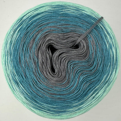 Farbverlauf Bobbel von innen nach aussen Grau, und heller werdende Blau/Grün töne