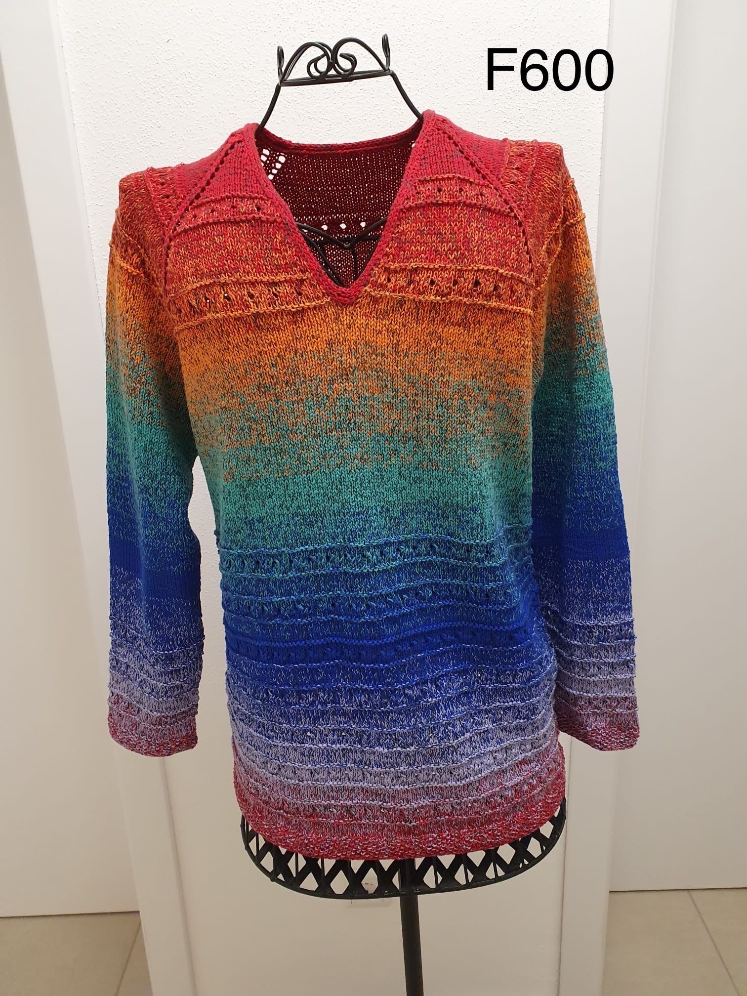 Fertiger Pullover aus dem vorherigen Farbverlauf Bobbel