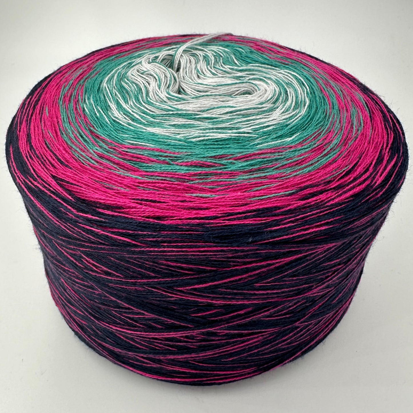 Farbverlauf Bobbel von innen nach aussen Weis, Grün, Pink und Schwarz
