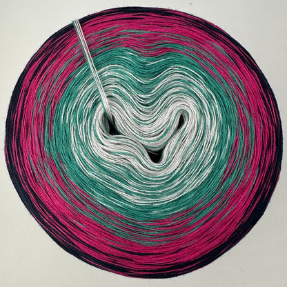 Farbverlauf Bobbel von innen nach aussen Weis, Grün, Pink und Schwarz