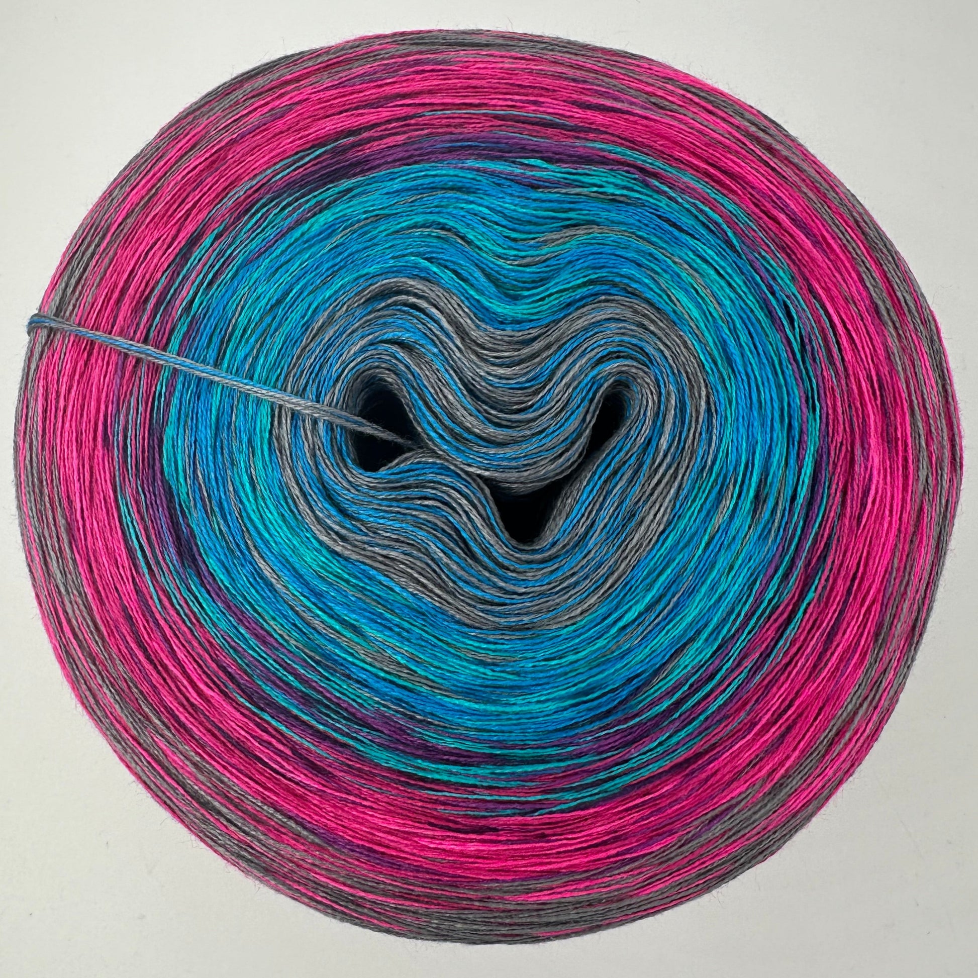 Farbverlauf Bobbel von innen nach aussen Grau, Blautöne, Pink und nochmal Grau