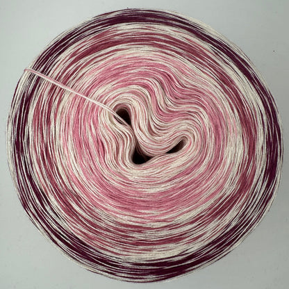 Farbverlauf Bobbel immer durchsetzt je vorrangig Creme, Rosa, Creme Dunkelrosa, Creme und  Altrot