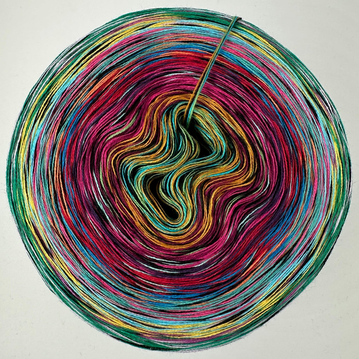 Farbverlauf Bobbel in ganz Bunt vorrangig etwa Grün, Gelb, Pink, Rot, Blau, Orange, Hellblau, Gelb und Grün