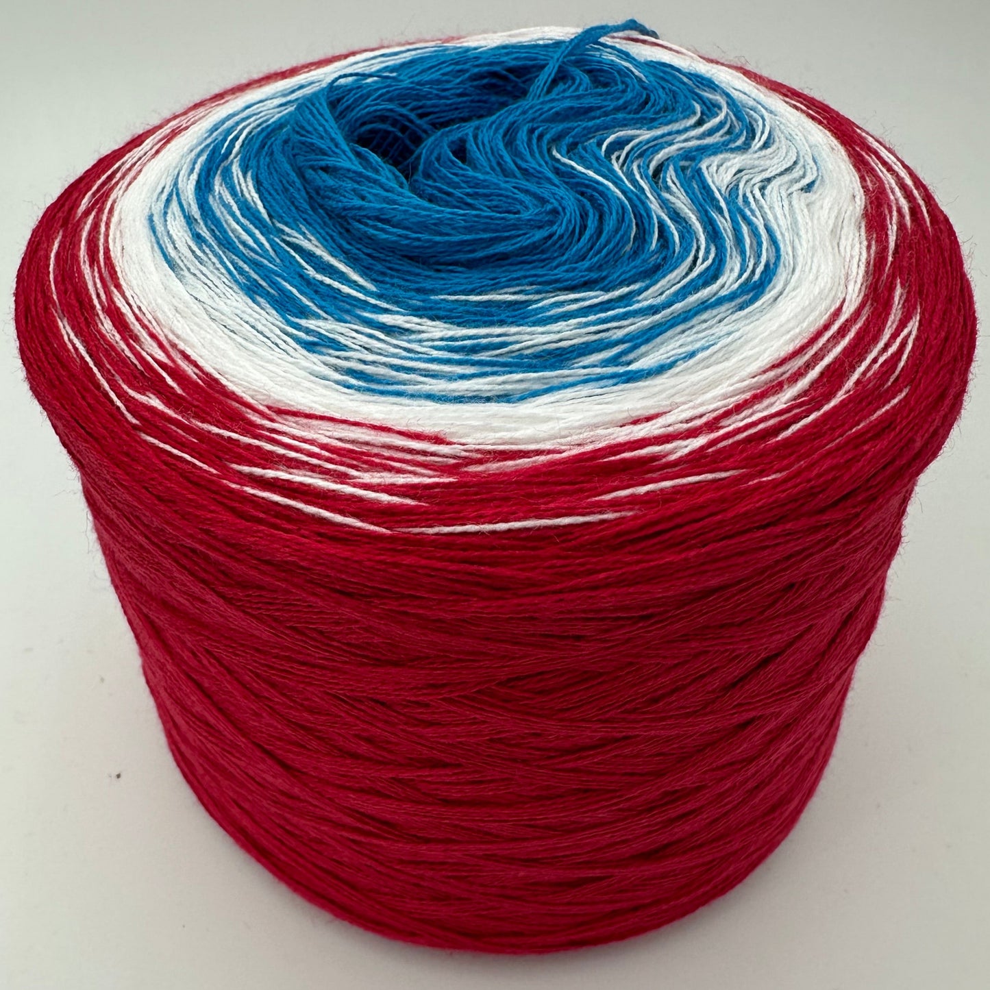 Farbverlauf Bobbel von innen nach aussen Blau, Weis und Rot