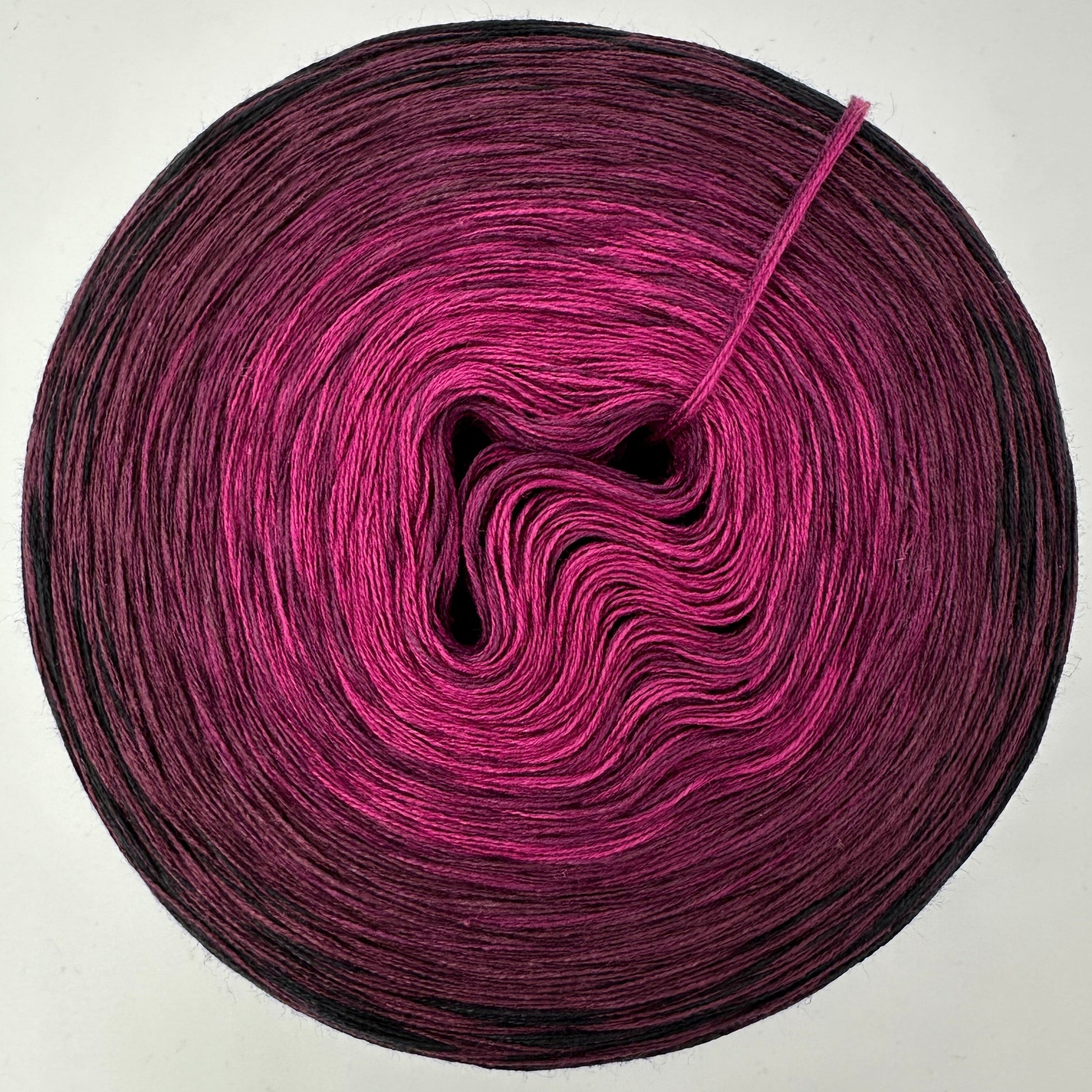 Farbverlauf Bobbel von innen nach aussern in dunkler werdenden Lilatönen und aussen Schwarz