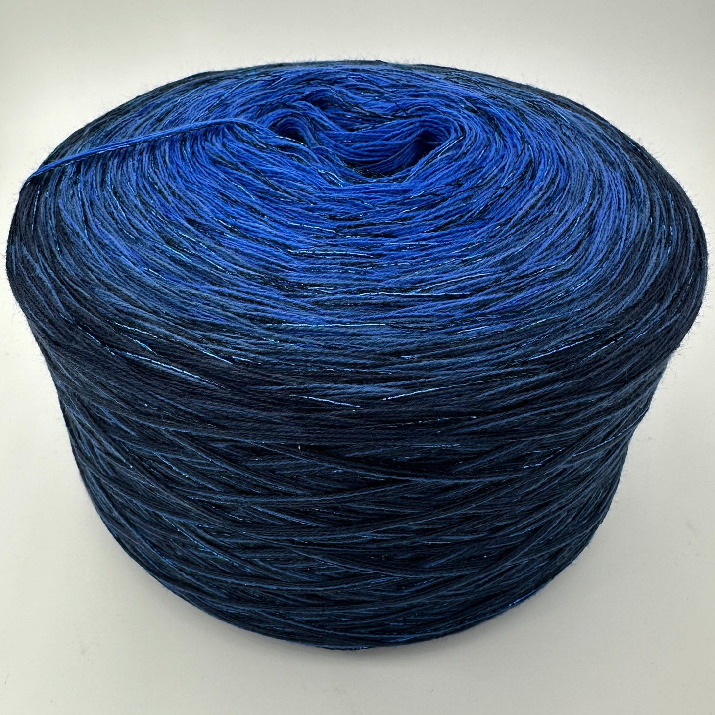 Farbverlauf Bobbel von innen nach aussen in dunkler werdenden Blautönen