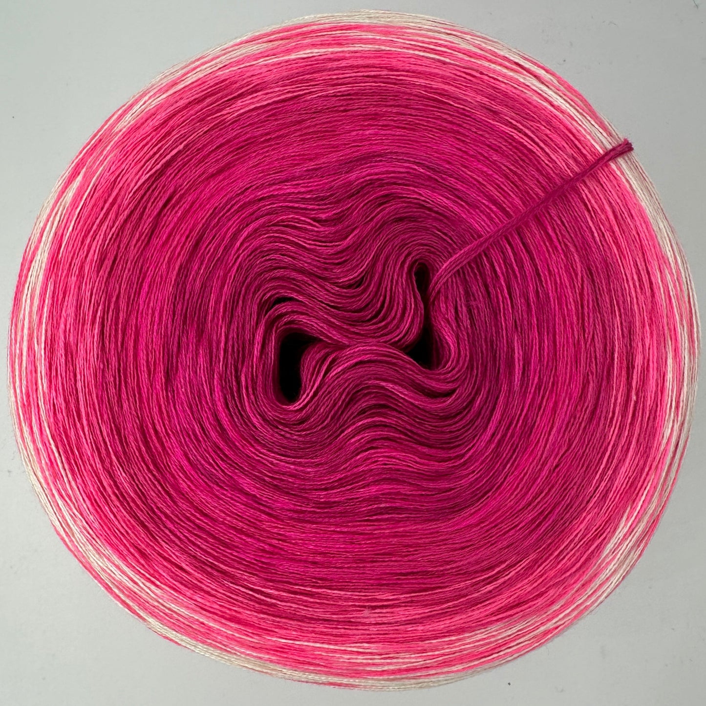 Farbverlauf Bobbel von innen weg in heller werdenden Pinktönen und aussen Rose