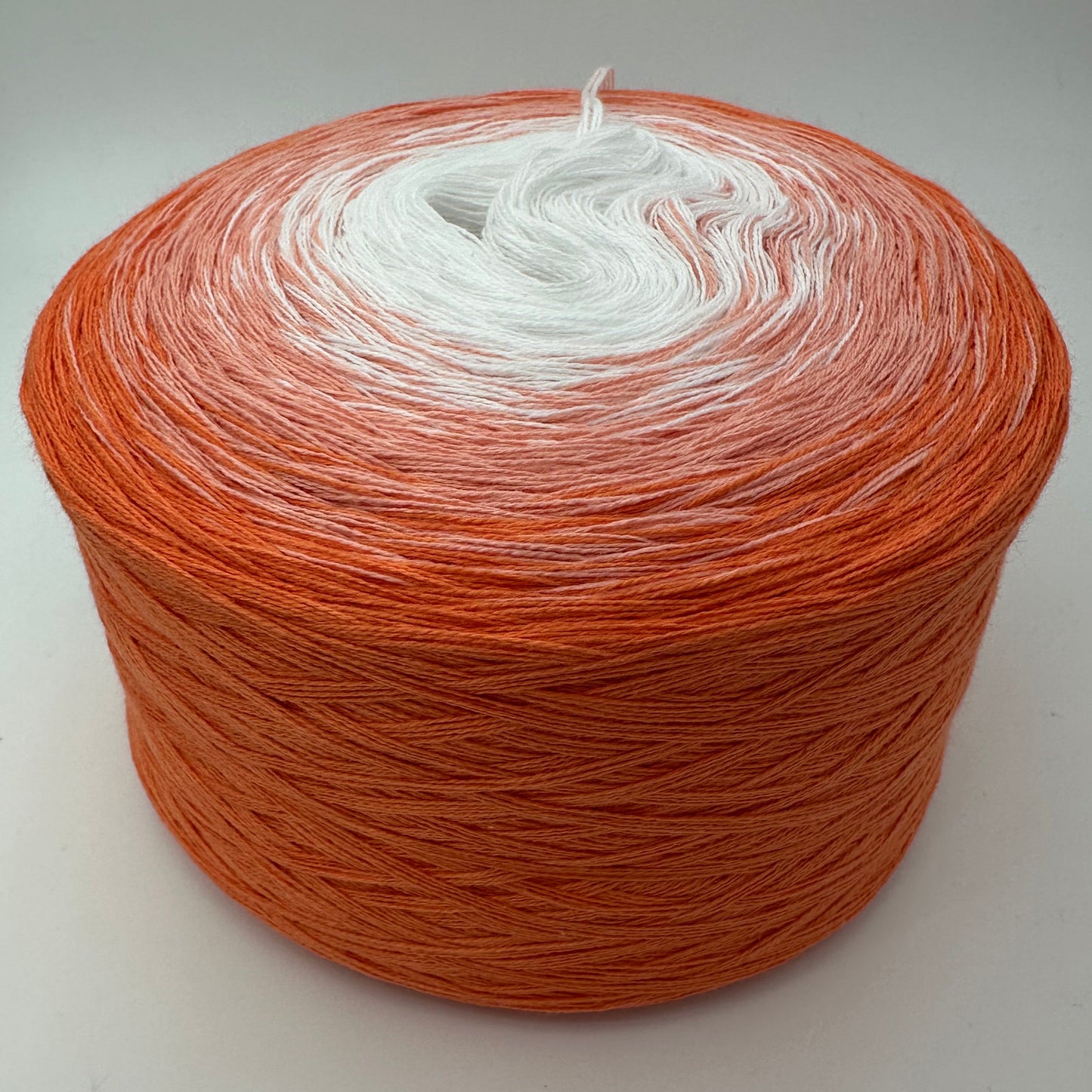 Farbverlauf Bobbel innen Weiß gefolgt von dunkler werdenden Orangetönen