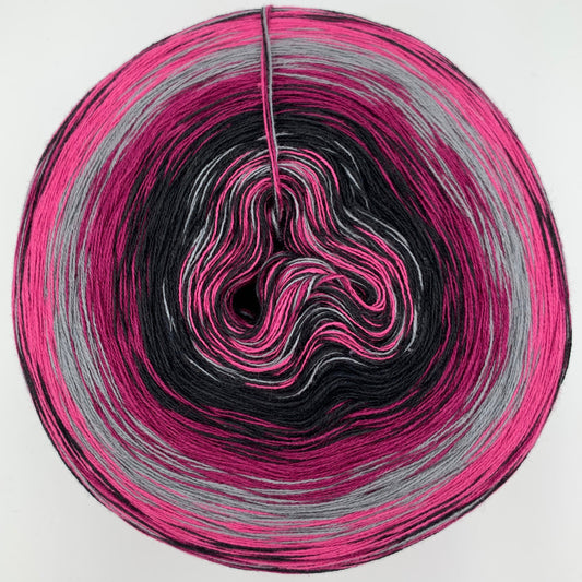 Farbverlauf Bobbel innen Pink, Lila und Hellgrau, folgend Dunkelgrau, Dunkelrosa, Hellgrau, Pink, und etwas Schwarz