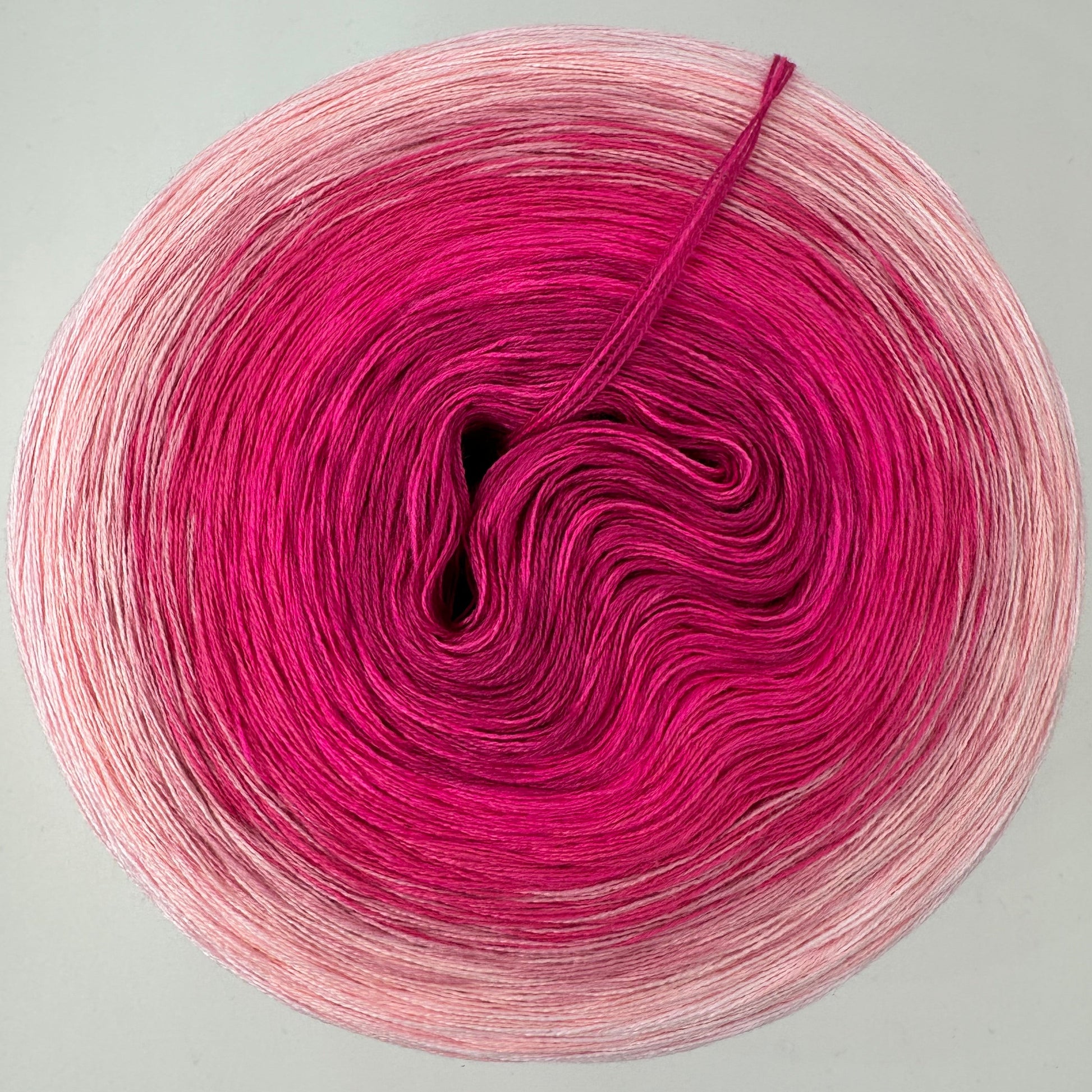 Farbverlauf Bobbel von innen nach aussen in heller werdenden Pink- und Rosatönen