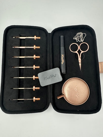 Häkelnadelset mit Wechselspitzen in Rose in Schwarzem Etui