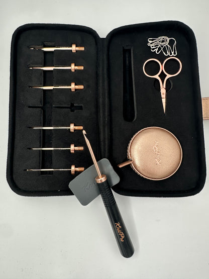Häkelnadelset mit Wechselspitzen in Rose in Schwarzem Etui