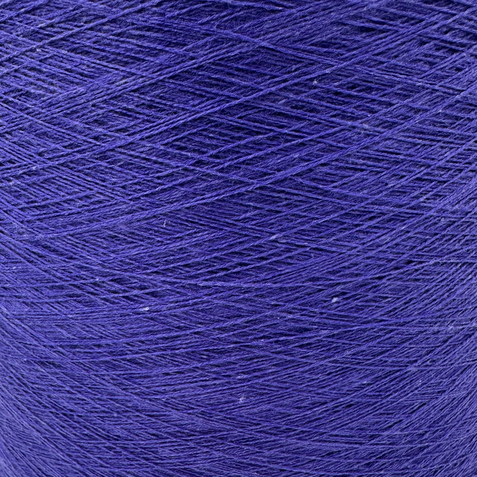 Garnkone mit der Farbe Ultraviolett, Bobbel Kone, Uni Farbe